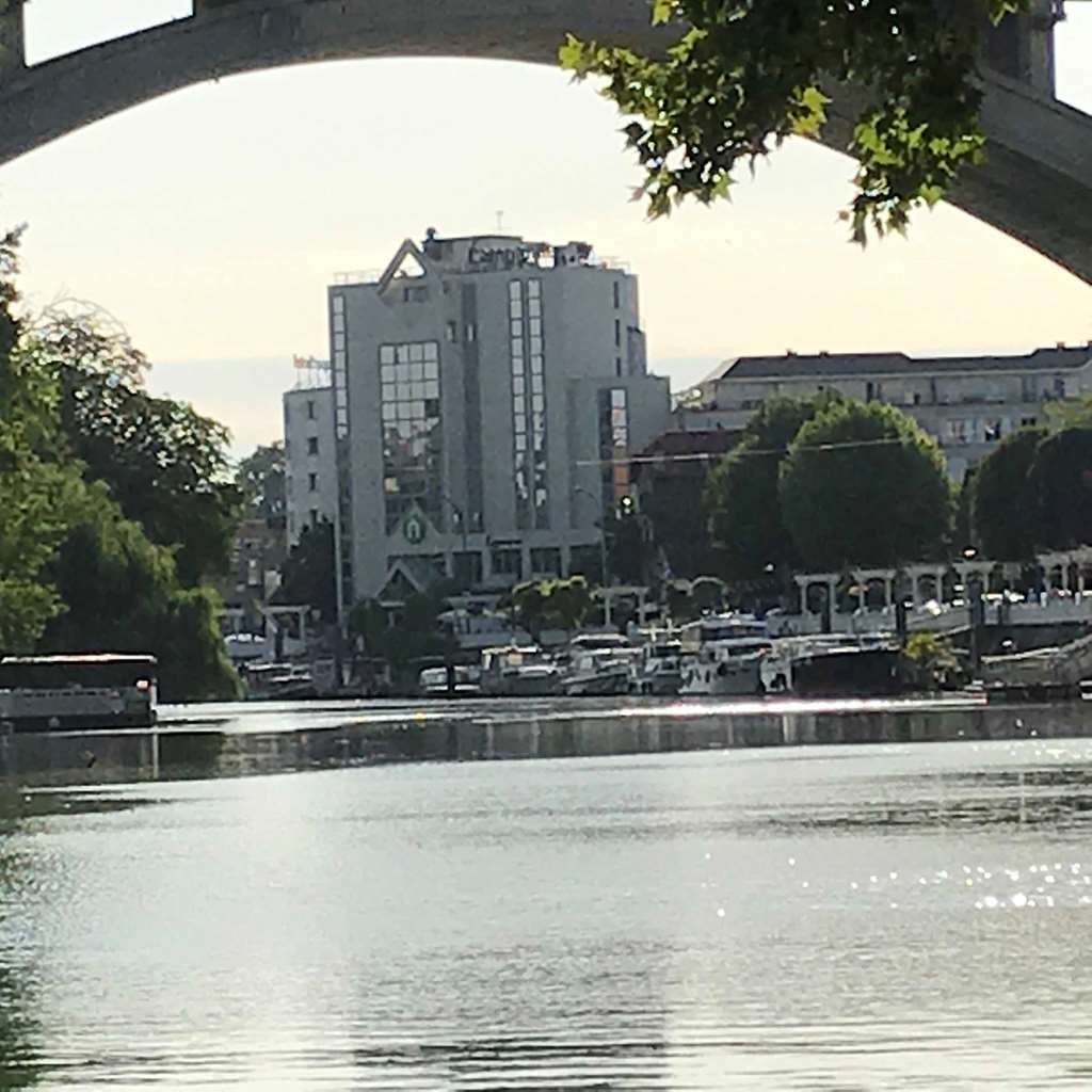 Campanile Nogent-Sur-Marne Hotel Exterior foto