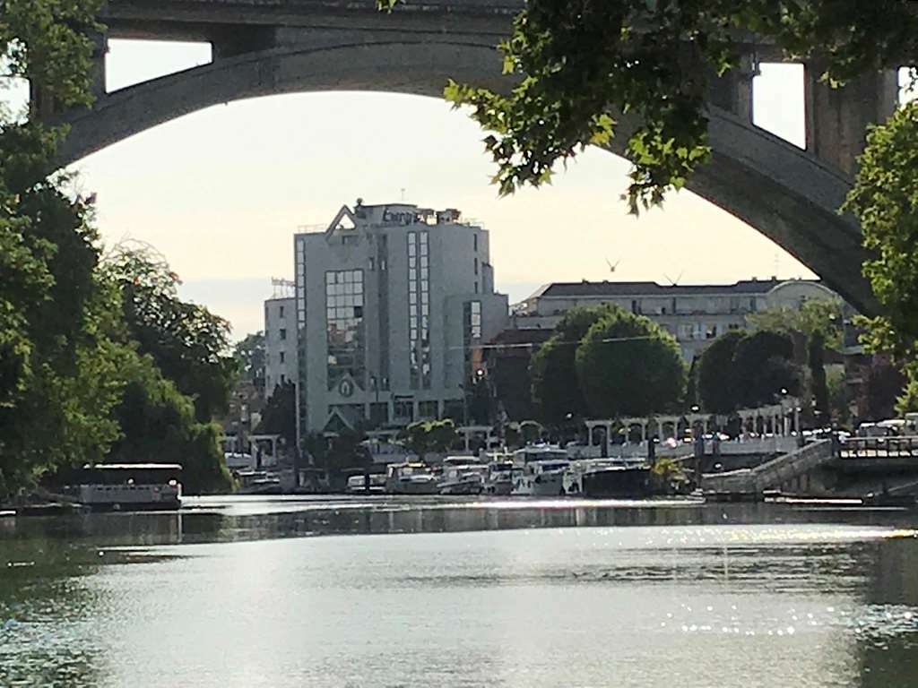 Campanile Nogent-Sur-Marne Hotel Exterior foto